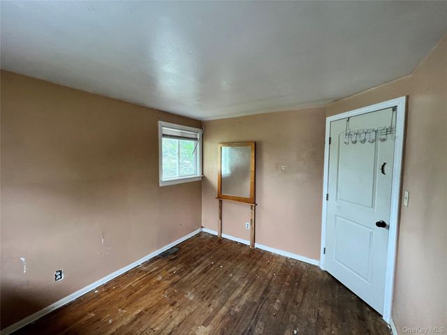 3016 Beechnut Avenue, Medford, NY 11763