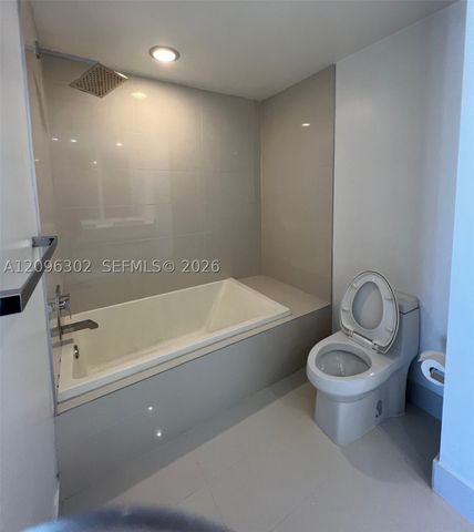 45 SW 9th St 3709, Miami, FL 33130