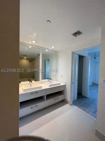 45 SW 9th St 3709, Miami, FL 33130