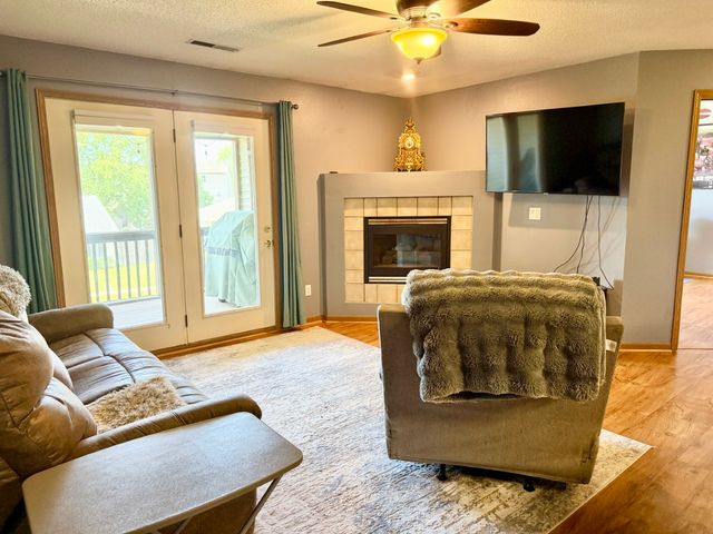 540 Augusta Circle 9, North Liberty, IA 52317