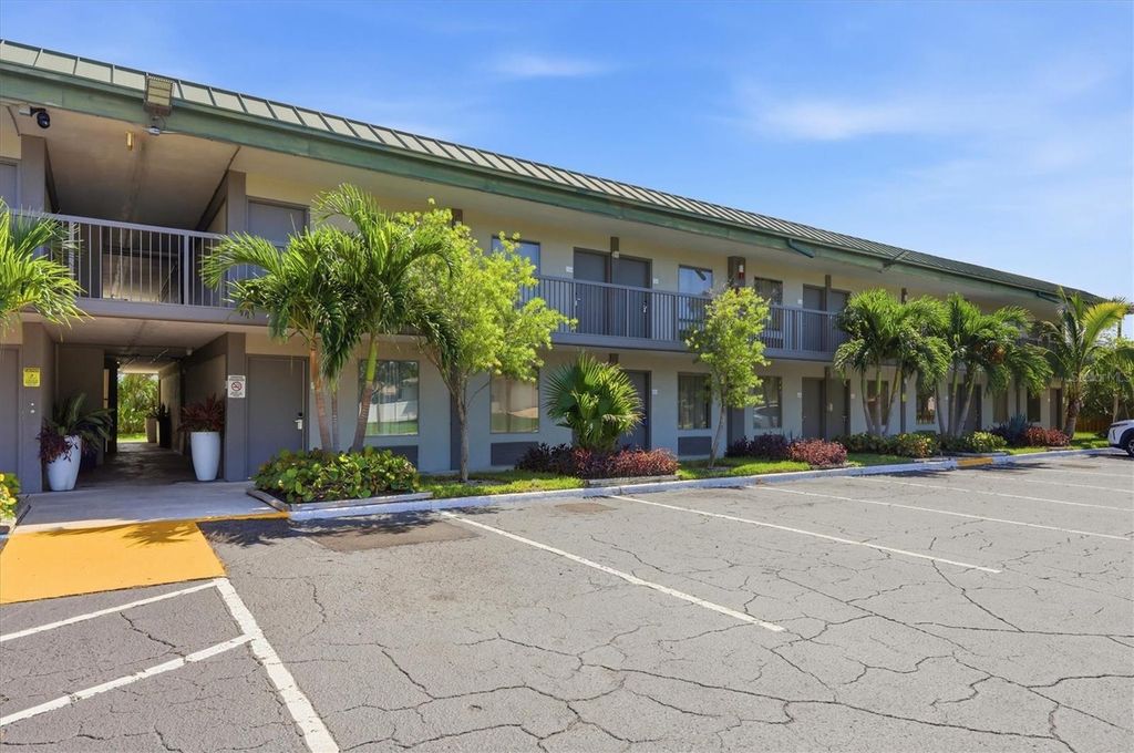 7150 N TAMIAMI TRAIL S511, SARASOTA, FL 34243 — exterior