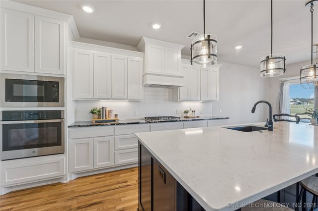 29517 E 105th Street S, Coweta, OK 74429