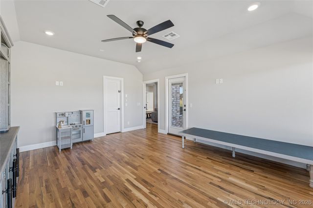 29517 E 105th Street S, Coweta, OK 74429