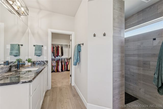 29517 E 105th Street S, Coweta, OK 74429