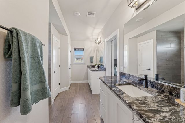 29517 E 105th Street S, Coweta, OK 74429