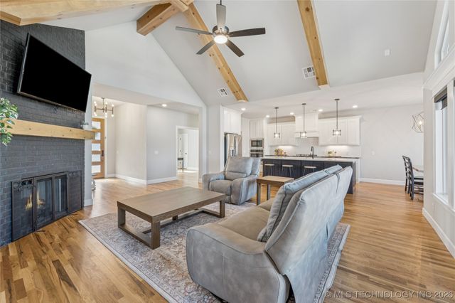 29517 E 105th Street S, Coweta, OK 74429