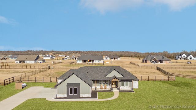 29517 E 105th Street S, Coweta, OK 74429