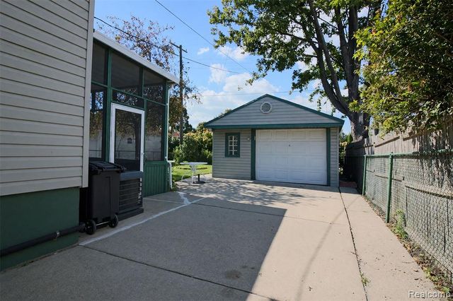 2072 11th Street, Wyandotte, MI 48192
