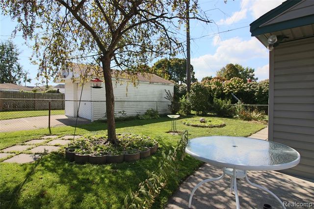 2072 11th Street, Wyandotte, MI 48192