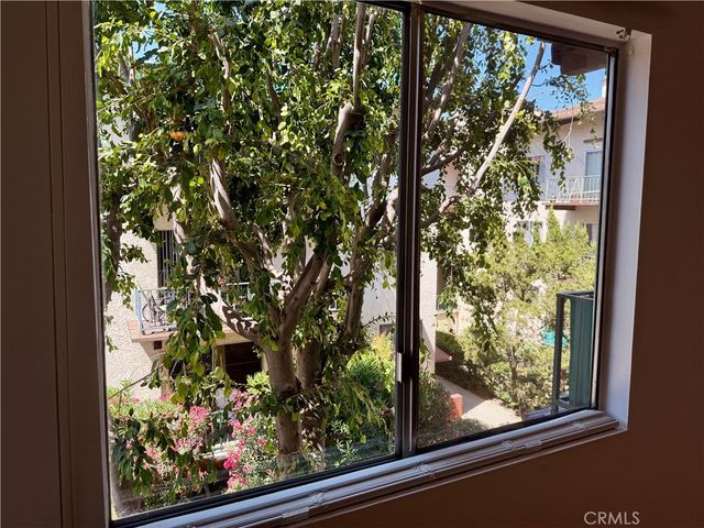 5460 White Oak E228, Encino, CA 91316