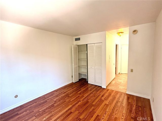 5460 White Oak E228, Encino, CA 91316
