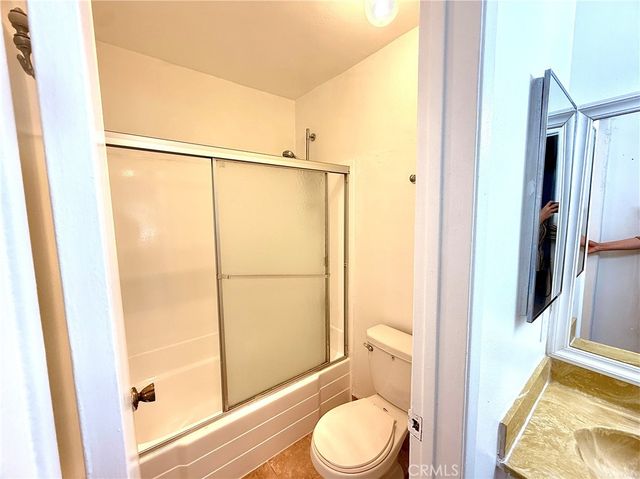 5460 White Oak E228, Encino, CA 91316
