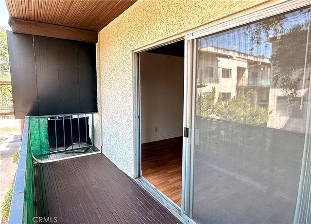 5460 White Oak E228, Encino, CA 91316