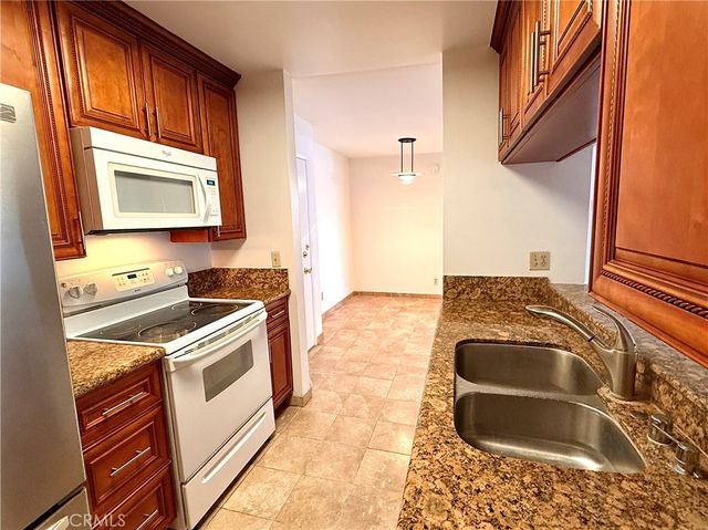 5460 White Oak E228, Encino, CA 91316