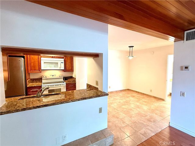 5460 White Oak E228, Encino, CA 91316