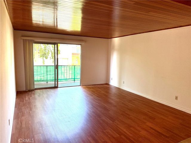 5460 White Oak E228, Encino, CA 91316