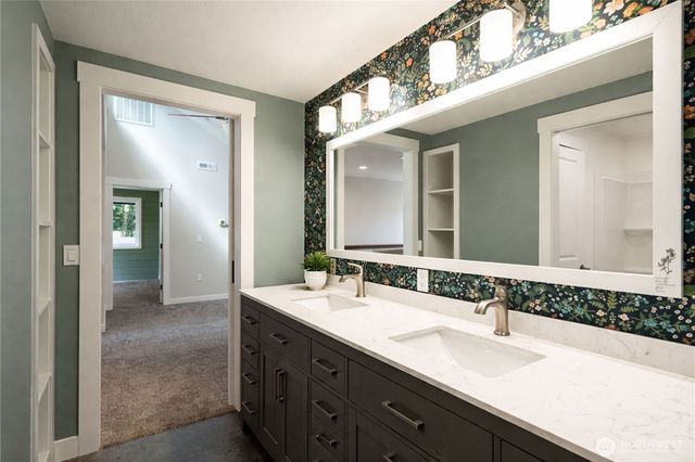 558 Bertrand Drive, Lynden, WA 98264