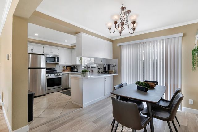 753 Warwick Ave, Thousand Oaks, CA 91360