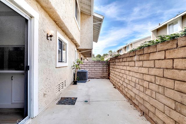 753 Warwick Ave, Thousand Oaks, CA 91360