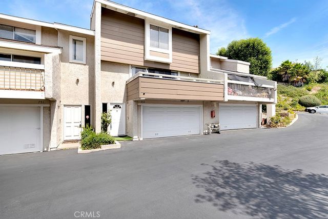 753 Warwick Ave, Thousand Oaks, CA 91360
