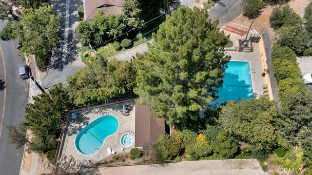 753 Warwick Ave, Thousand Oaks, CA 91360