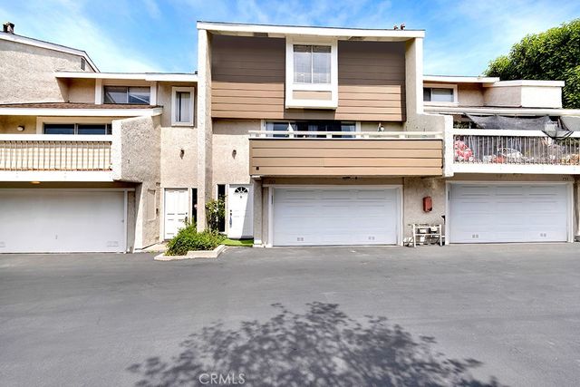 753 Warwick Ave, Thousand Oaks, CA 91360