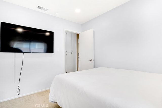 753 Warwick Ave, Thousand Oaks, CA 91360