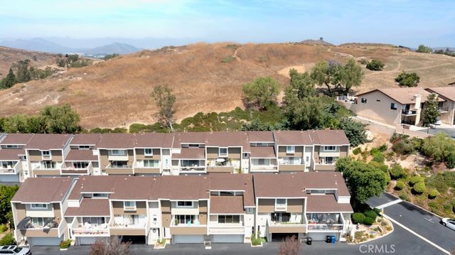 753 Warwick Ave, Thousand Oaks, CA 91360