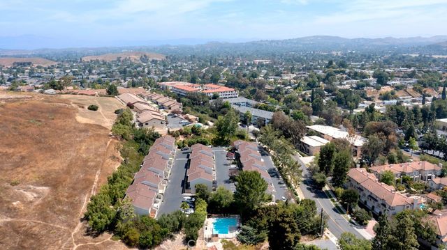 753 Warwick Ave, Thousand Oaks, CA 91360