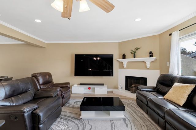 753 Warwick Ave, Thousand Oaks, CA 91360