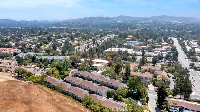 753 Warwick Ave, Thousand Oaks, CA 91360