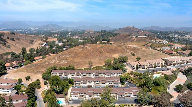 753 Warwick Ave, Thousand Oaks, CA 91360