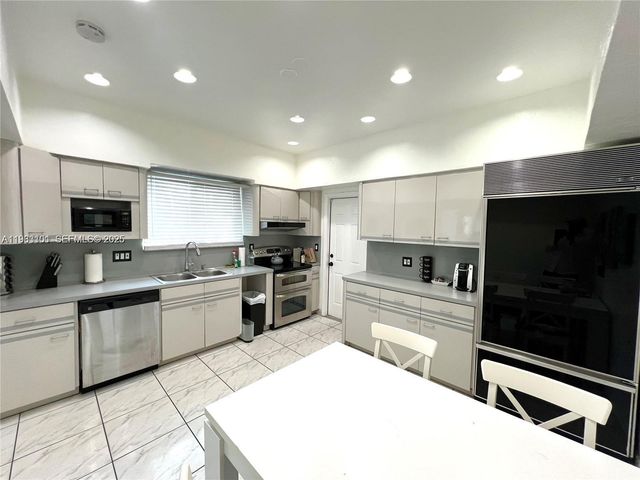 2235 SW 23rd Ave, Miami, FL 33145