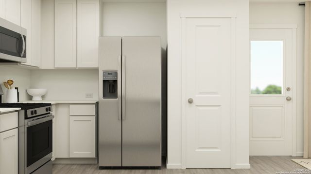 140 Alameda Dr, Fredericksburg, TX 78624