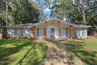 36 Pebble Hill Drive, Brandon, MS 39042