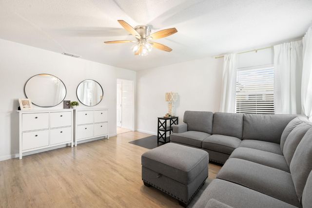 1421 Atherton St, Sacramento, CA 95822