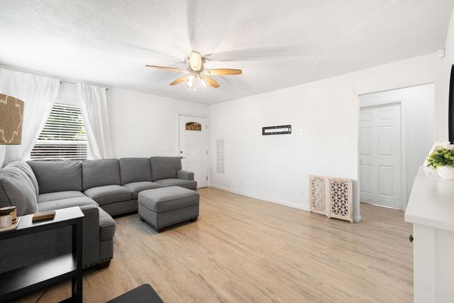 1421 Atherton St, Sacramento, CA 95822