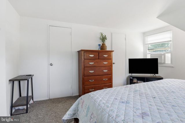141 STONY BROOK DR, York, PA 17402