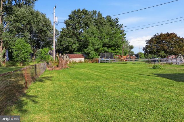 141 STONY BROOK DR, York, PA 17402