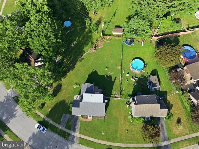 141 STONY BROOK DR, York, PA 17402