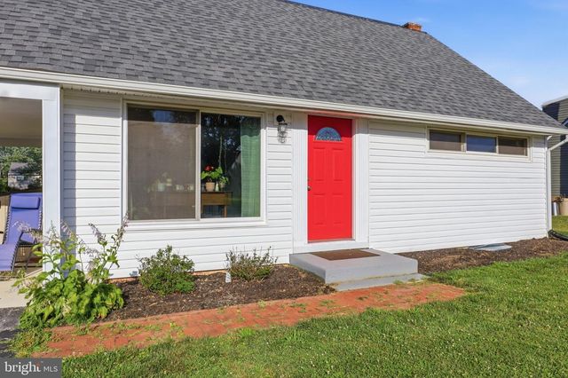 141 STONY BROOK DR, York, PA 17402