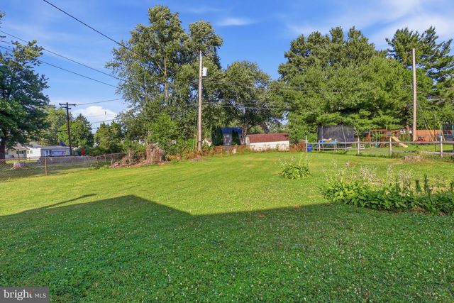 141 STONY BROOK DR, York, PA 17402