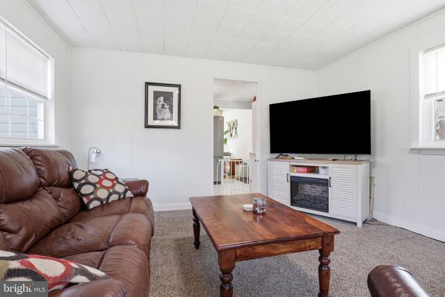 141 STONY BROOK DR, York, PA 17402