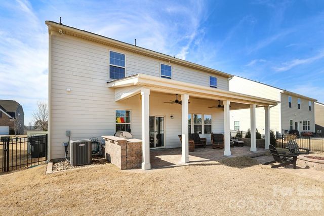 17417 Snug Harbor Drive, Charlotte, NC 28278