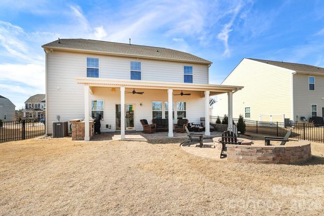 17417 Snug Harbor Drive, Charlotte, NC 28278