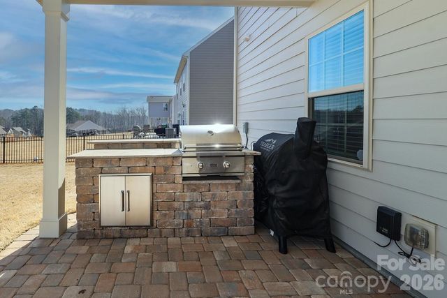 17417 Snug Harbor Drive, Charlotte, NC 28278