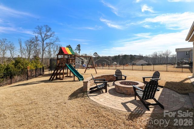 17417 Snug Harbor Drive, Charlotte, NC 28278