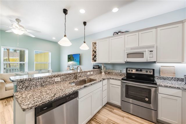 1726 S 11th St 108, Port Aransas, TX 78373