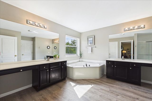 18804 W Chatham Way, Lake Villa, IL 60046