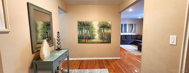 54 Lawrence Drive D, White Plains, NY 10603